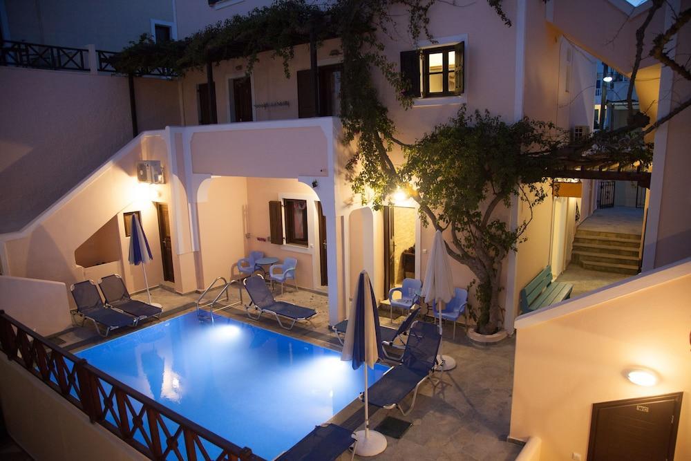 Markakis Studios Fira Town Dış mekan fotoğraf