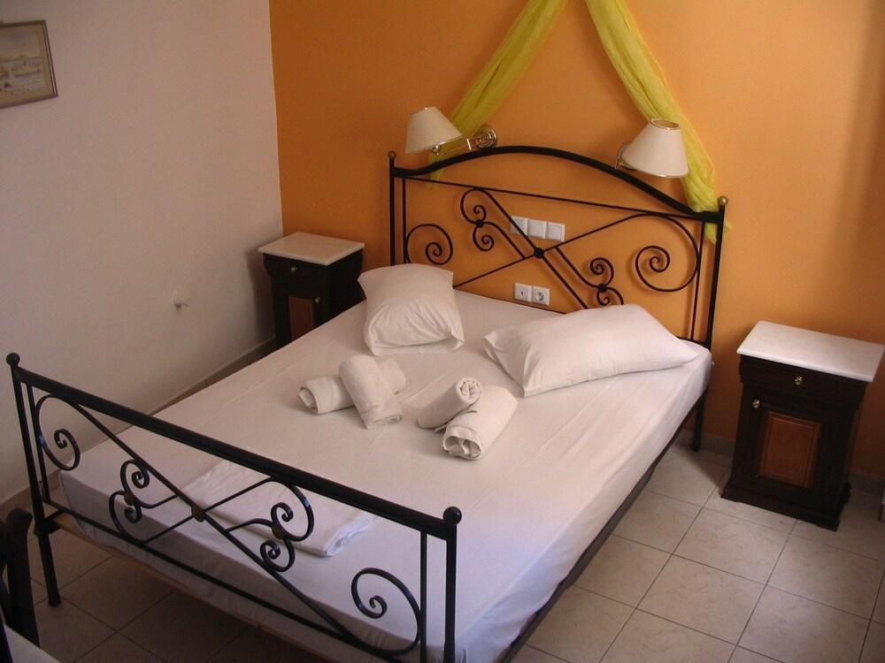 Markakis Studios Fira Town Dış mekan fotoğraf